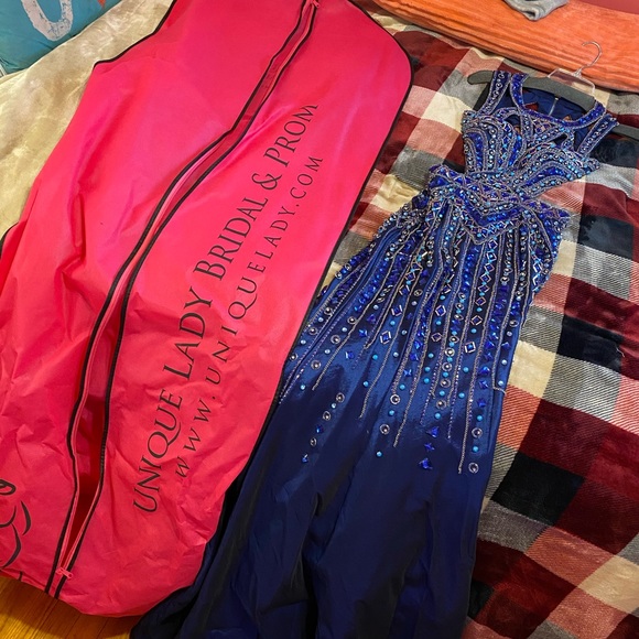 Prom dress ! - Picture 4 of 5